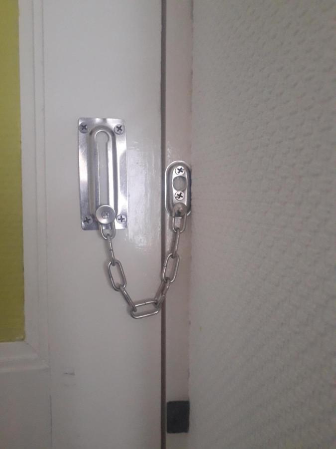 Chambre Meublee Au Coeur De Ville - Chez L'Habitant Le Creusot Luaran gambar