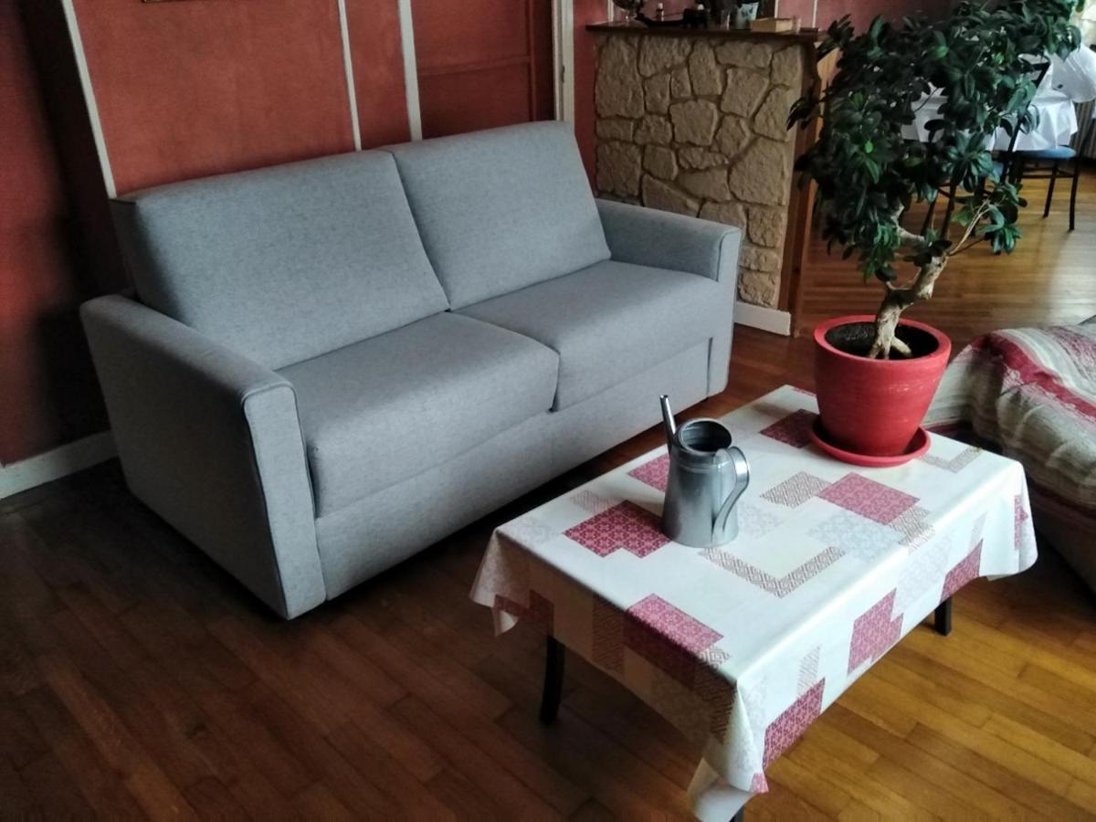 Chambre Meublee Au Coeur De Ville - Chez L'Habitant Le Creusot Luaran gambar